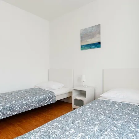 Apartman Lrs In The Center Of *